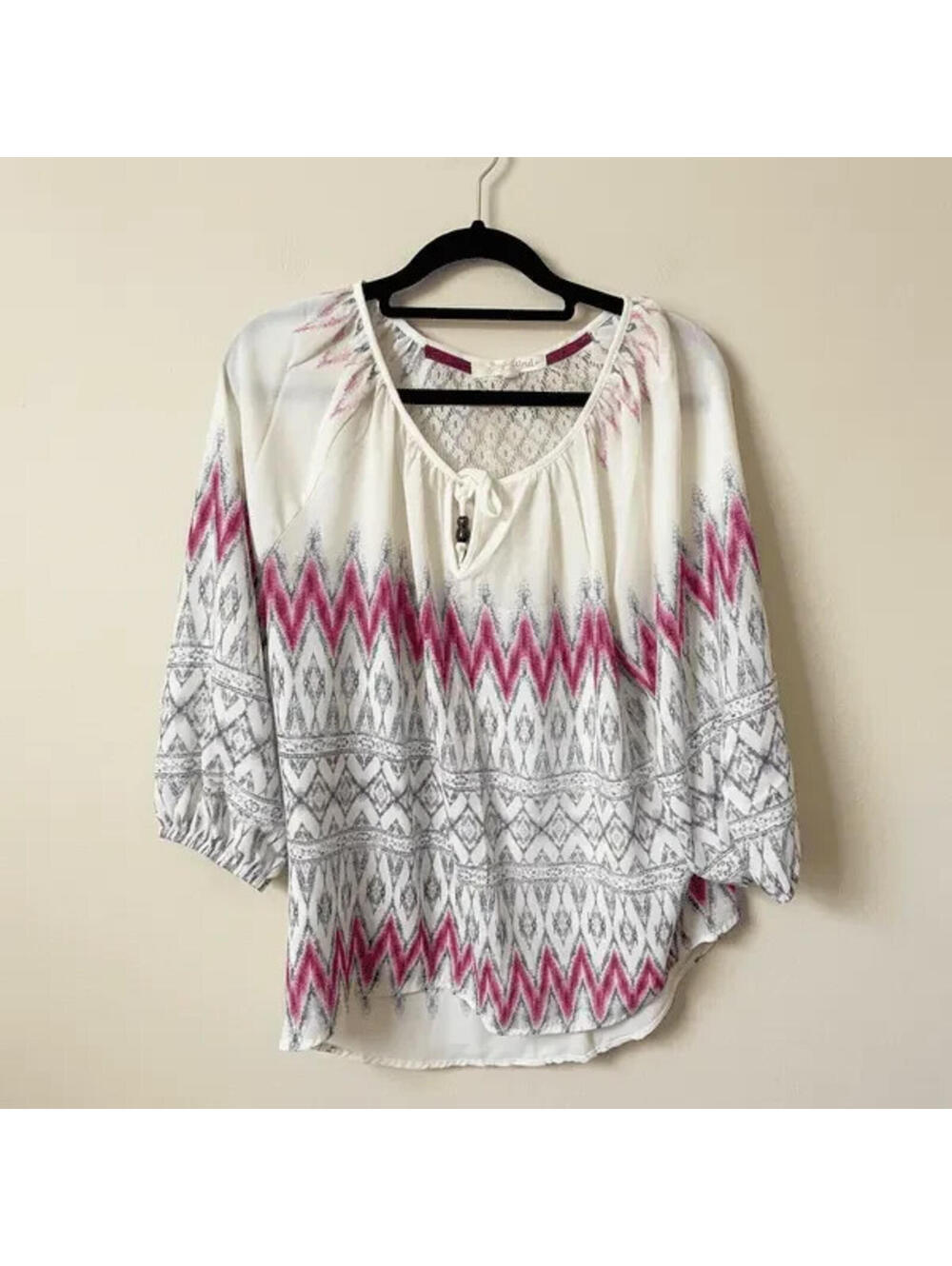 Rewind Aztec Lace Blouse EUC Pink Boho Peasant Top Geometric Ikat Keyhole Sz L
